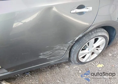 2015 Nissan Altima 2.5 Sv z USA, uszkodzony, nr VIN 1N4AL3AP4FC438901